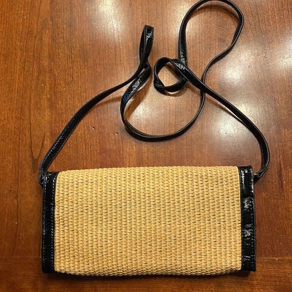 Convertible straw like fabric with black patent trim clutch purse. - Picture 2 of 5
